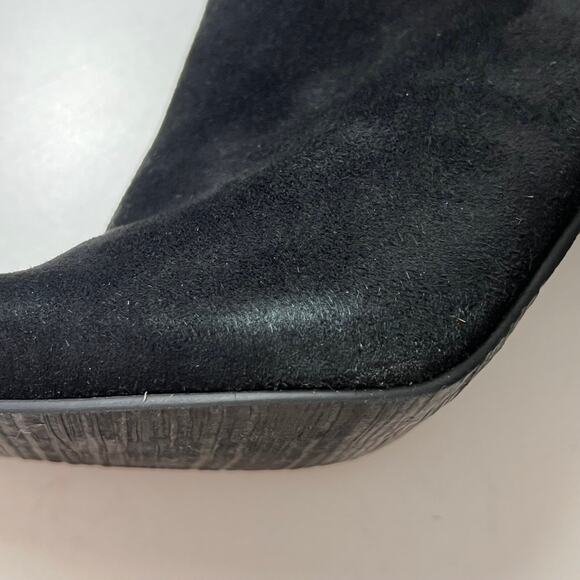 Enzo Angiolini Eavaried Sued Booties with Chain Size 7.5M Minimalist Date Night - Picture 10 of 13